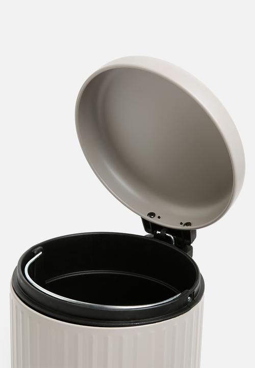 Bathroom Solutions - Ribbed pedal bin - beige