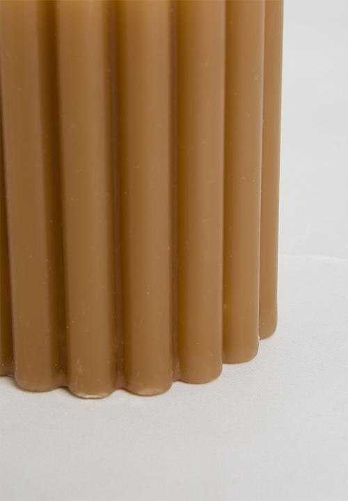 H&S - Reeded pillar candle - brown