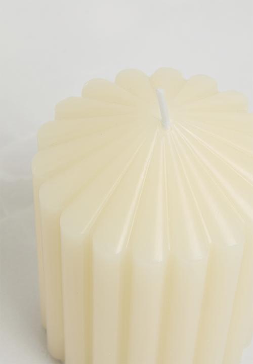 H&S - Reeded pillar candle - ivory
