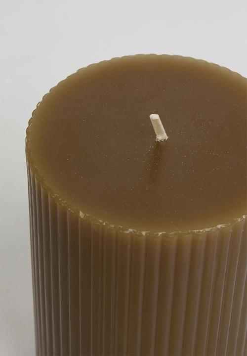 H&S - Wide Ribbed pillar candle - mud