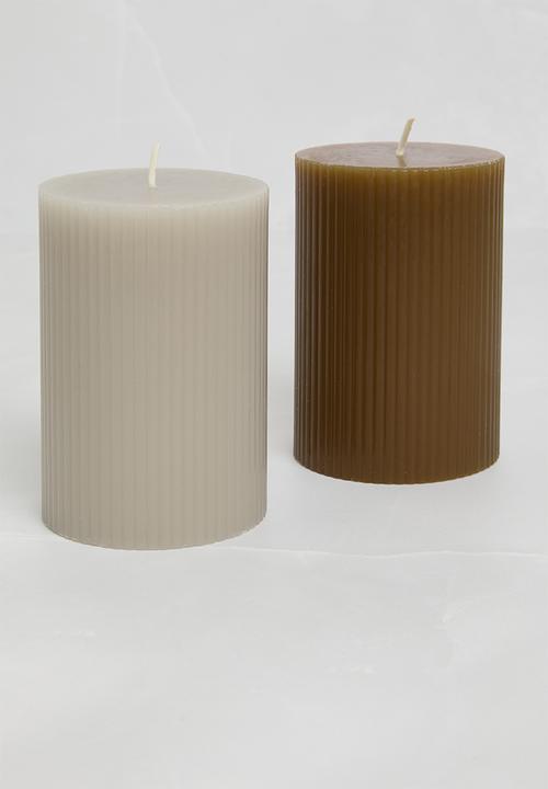 H&S - Wide Ribbed pillar candle - mud