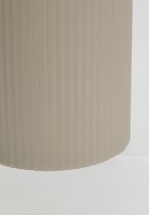 H&S - Ribbed pilla candle - cement