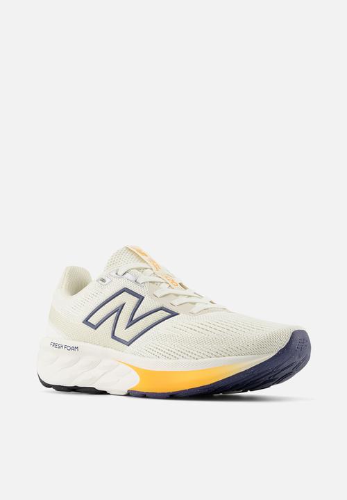 New Balance  - FRESH FOAM 520 v9