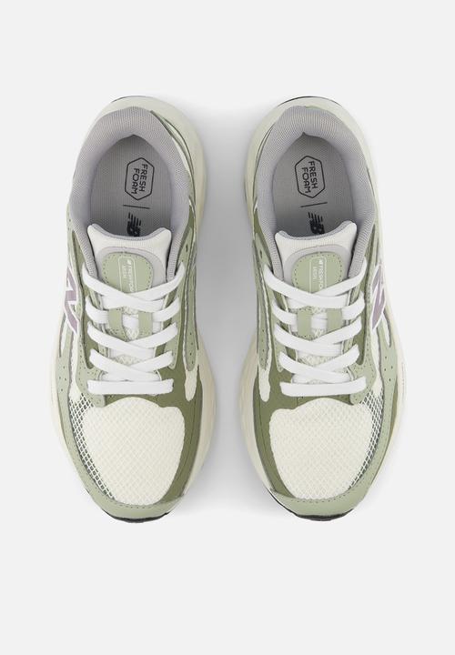 New Balance  - Arishi Lux v4