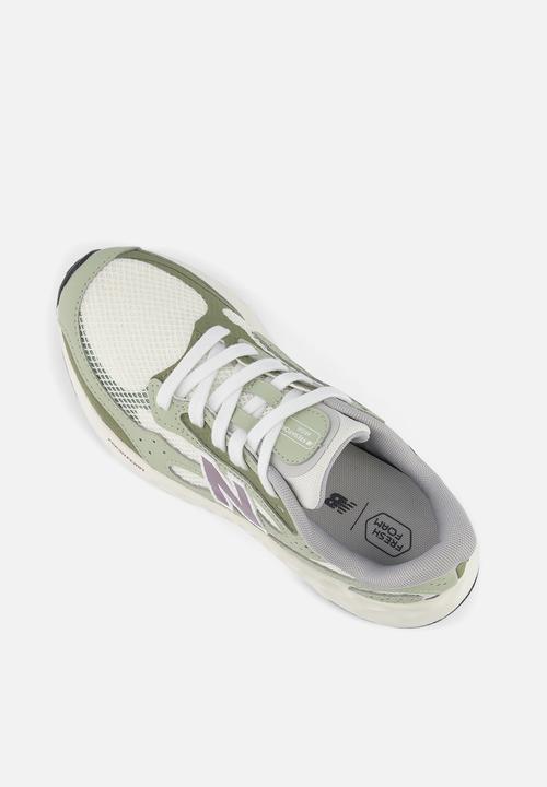 New Balance  - Arishi Lux v4