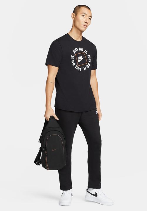 Nike - Nike Essentials