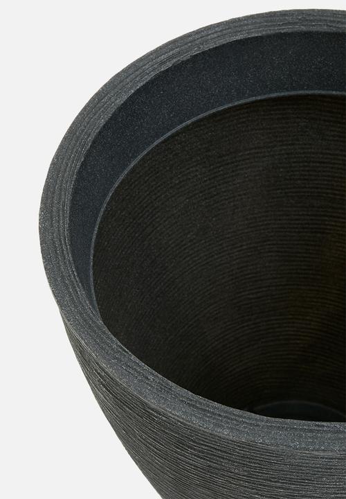 H&S - Ribbed tall planter - black