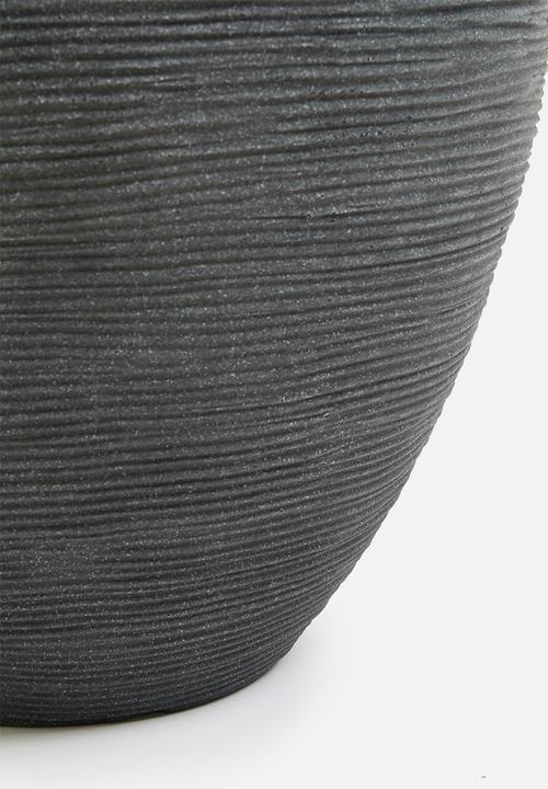 H&S - Ribbed wide planter - black