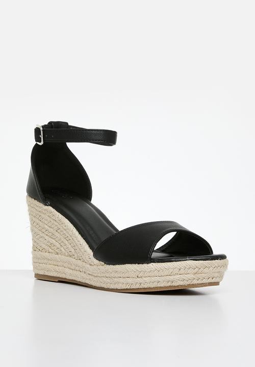 Cotton On - Luna single vamp  heel - black pebbled