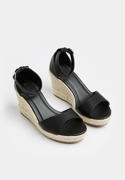Cotton On - Luna single vamp  heel - black pebbled