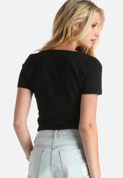 dailyfriday - Emma Essential V-Neck