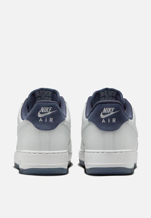 Nike - AIR FORCE 1 '07 LV8