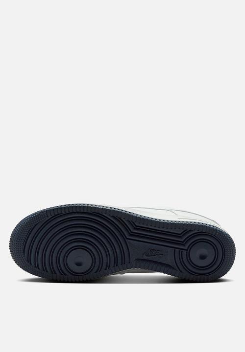 Nike - AIR FORCE 1 '07 LV8