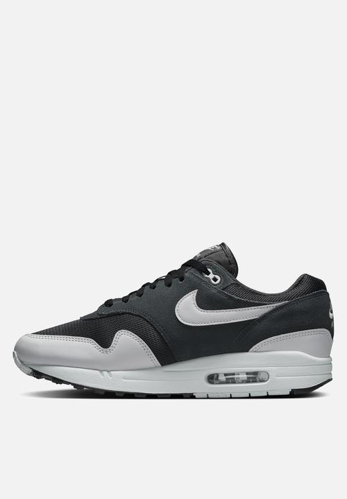 nike air max 1 grey white black