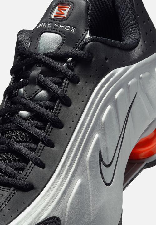 Nike - NIKE SHOX R4