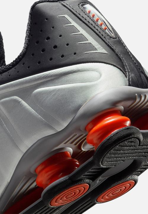 Nike - NIKE SHOX R4