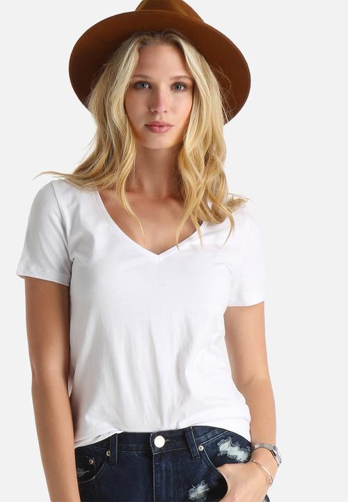 dailyfriday - Emma Essential V-Neck