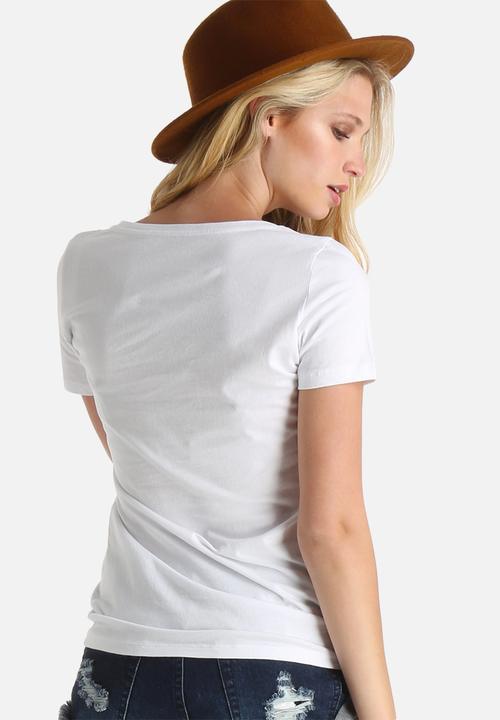 dailyfriday - Emma Essential V-Neck