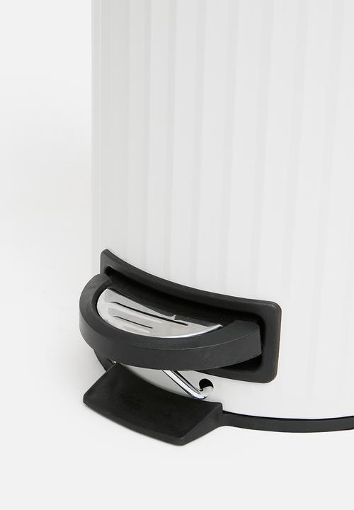 Bathroom Solutions - Ribbed pedal bin - white