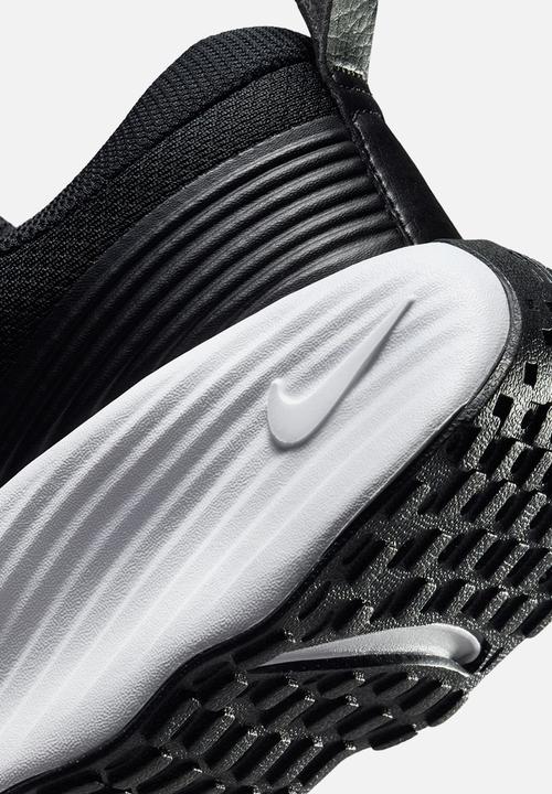 Nike - Nike Legend Essential 4