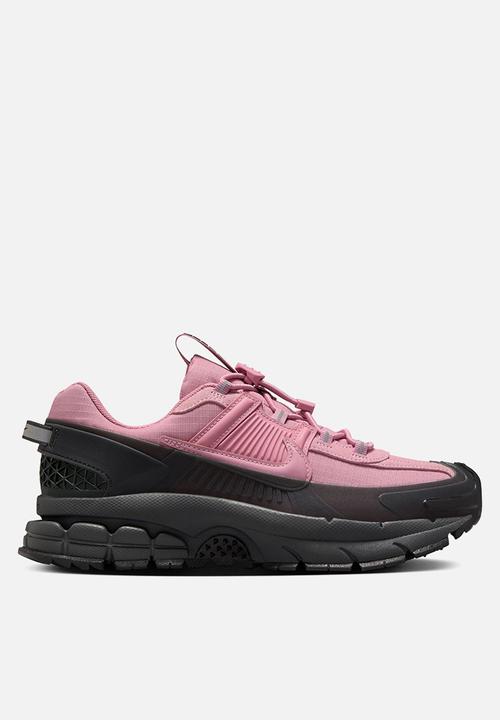 pink and black nike zoom
