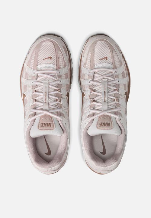 Nike - NIKE P-6000