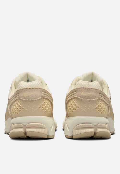 Nike - NIKE ZOOM VOMERO 5