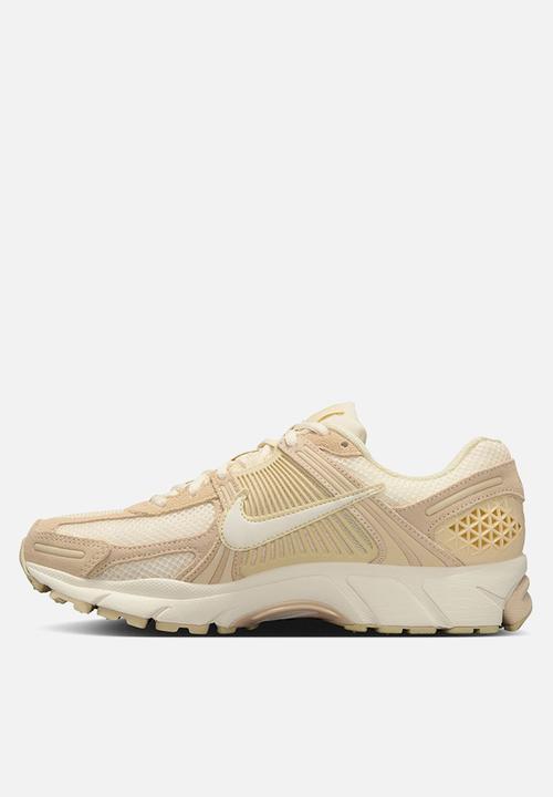 Nike - NIKE ZOOM VOMERO 5