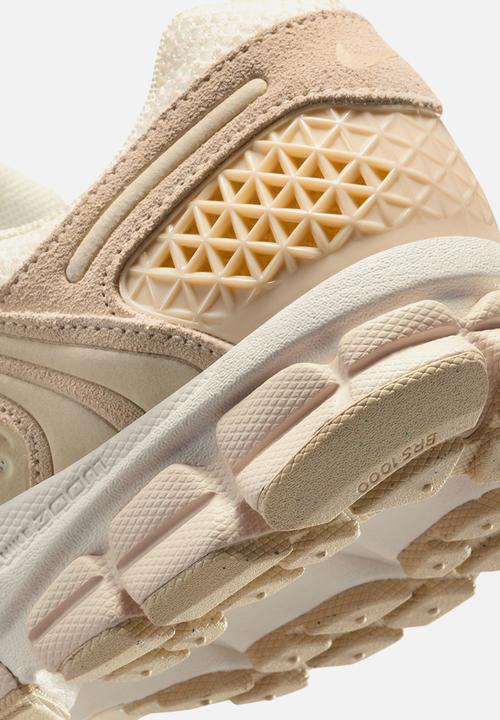Nike - NIKE ZOOM VOMERO 5
