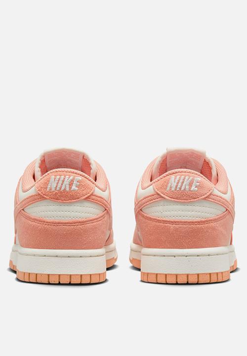 Nike - WMNS NIKE DUNK LO