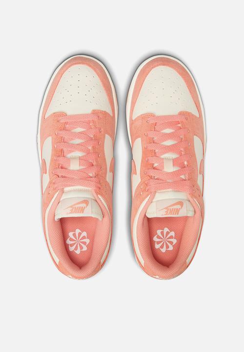 Nike - WMNS NIKE DUNK LO