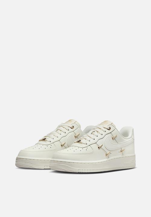 Nike - Nike Air Force 1 ’07 LX