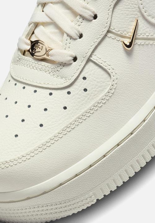 Nike - Nike Air Force 1 ’07 LX