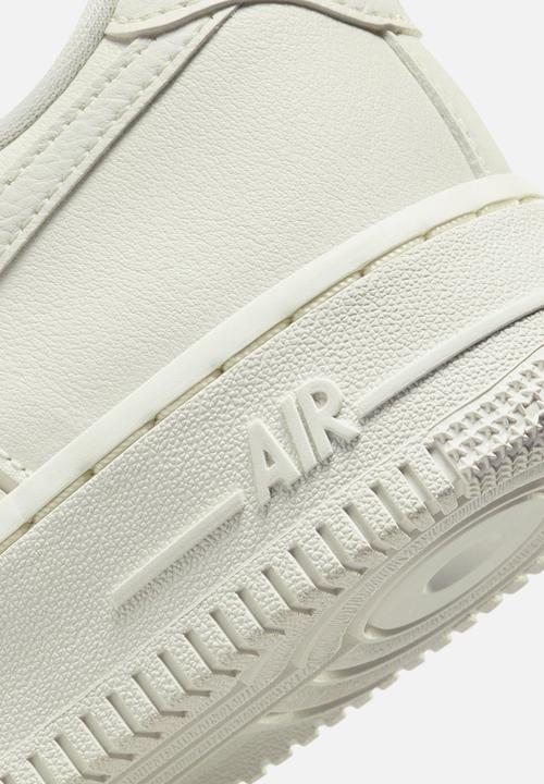 Nike - Nike Air Force 1 ’07 LX