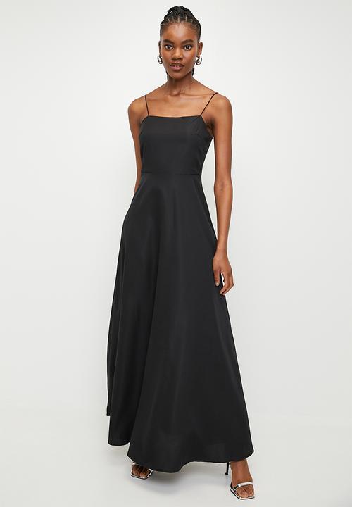 boohoo - Strappy Back Maxi Dress - Black