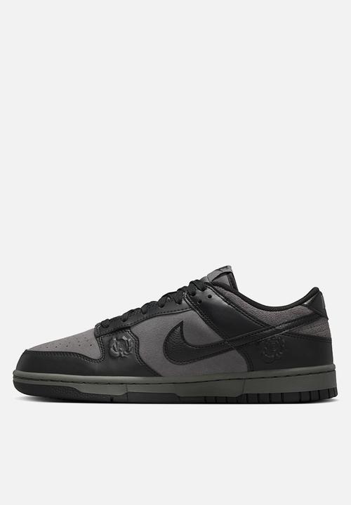 grey and black dunks low