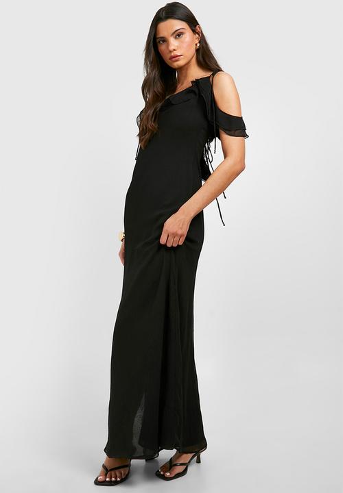 boohoo - Chiffon Ruffle Split Maxi Dress - Black