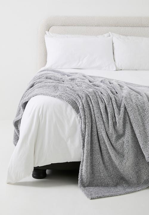 Sixth Floor - Shaggy Fleece Melange Throw - Grey