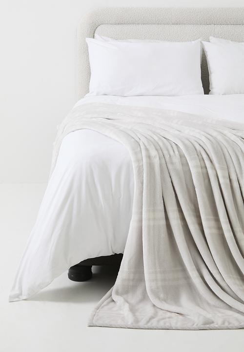 Sixth Floor - Printed Fleece Bed Throw