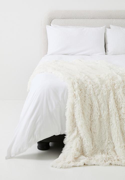 H&S - Shag cosy throw blanket – cream