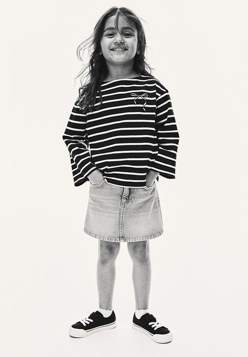 H&M - Embroidery-detail cotton top - navy & white
