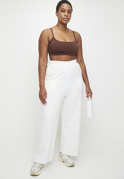 Cotton On - Plus workout yoga crop - cappuccino