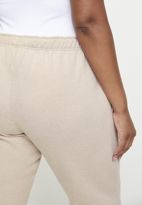 Cotton On - Plus Plush Essential Gym Sweatpant - Sesame Marle