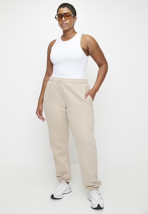 Cotton On - Plus Plush Essential Gym Sweatpant - Sesame Marle
