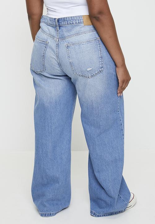 Cotton On - Plus Relaxed Wide Jean - Breeze Blue Worn