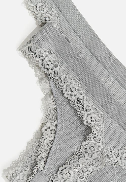 H&M - 2-Pack seamless lace-trimmed thong briefs - grey