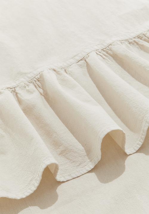 H&M - Frill-trimmed table runner - light beige 