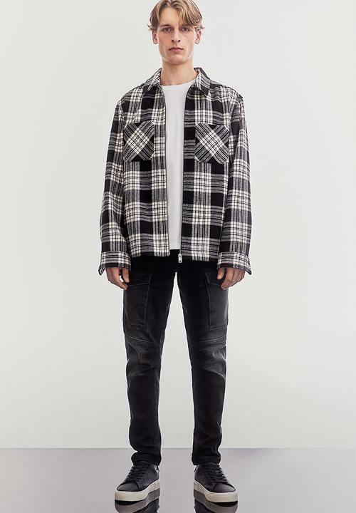 H&M - Slim cargo jeans - black