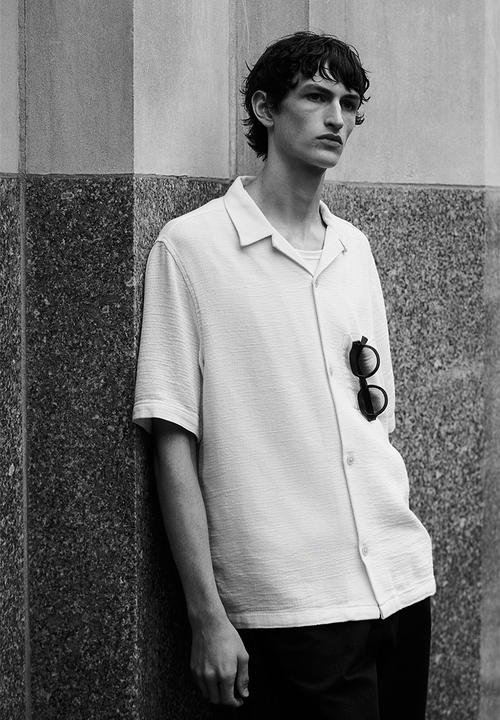 H&M - Regular fit textured resort shirt - white