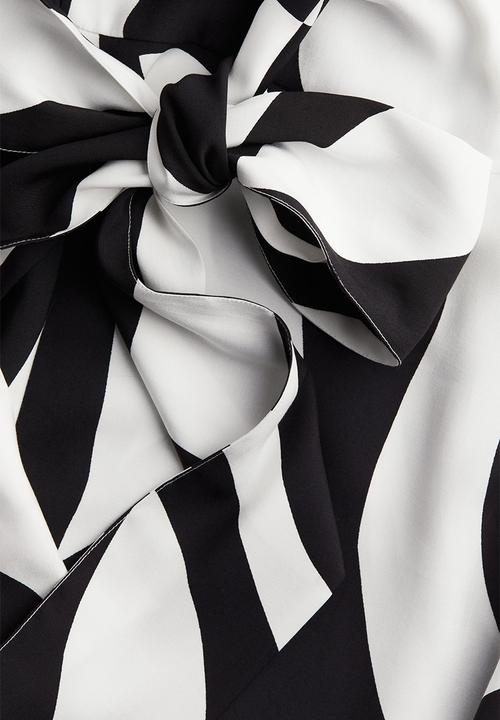 H&M - Tie-belt dress - white & black